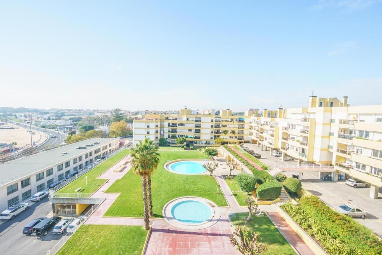 Amazing Private Room In Apartment With Sea Beach View - Pool - Park - Private Condominium - Access To The Beach Oeiras Extérieur photo