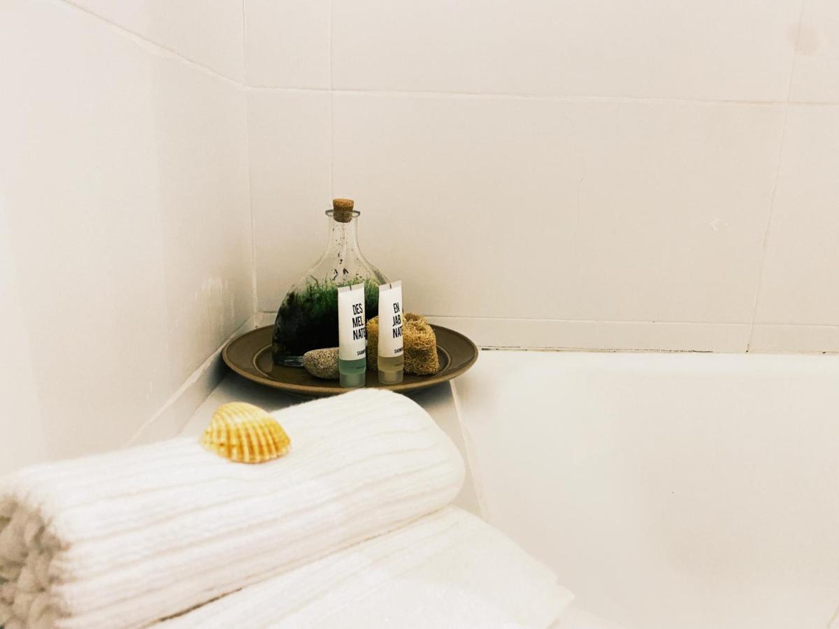 Amazing Private Room In Apartment With Sea Beach View - Pool - Park - Private Condominium - Access To The Beach Oeiras Extérieur photo